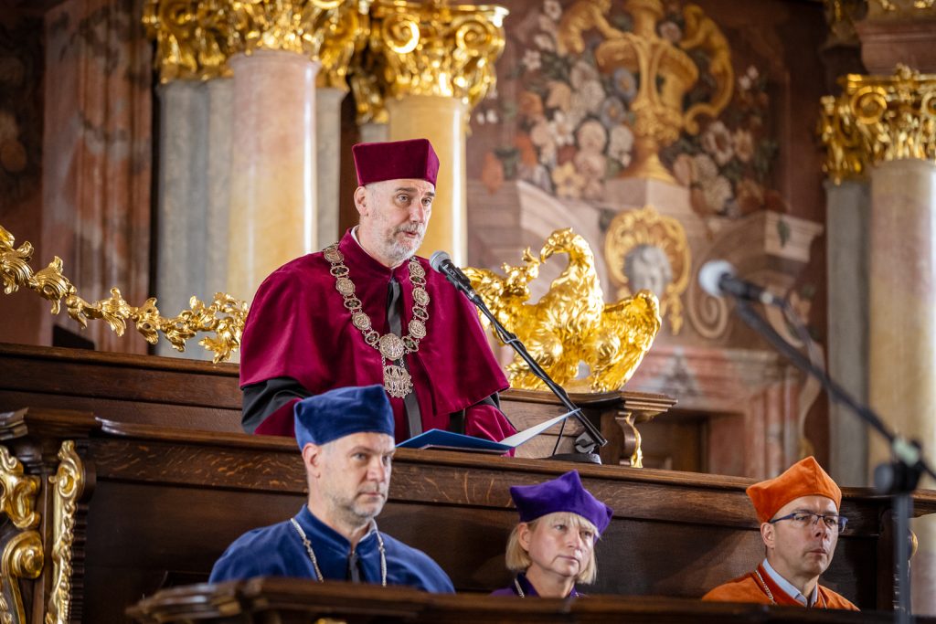 ceremonia wręczenia dyplomów