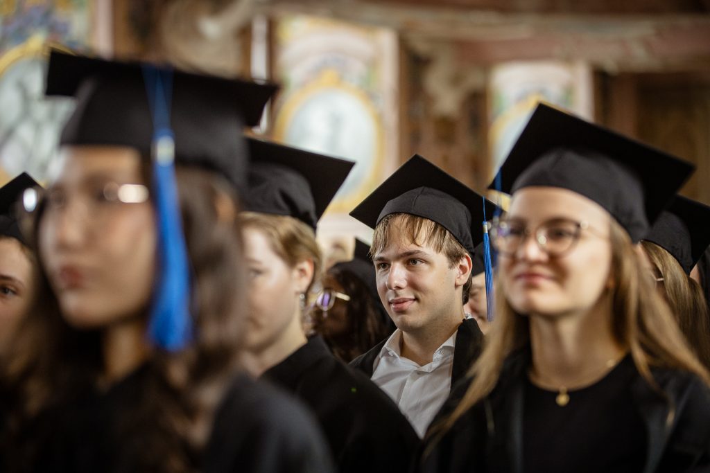ceremonia wręczenia dyplomów
