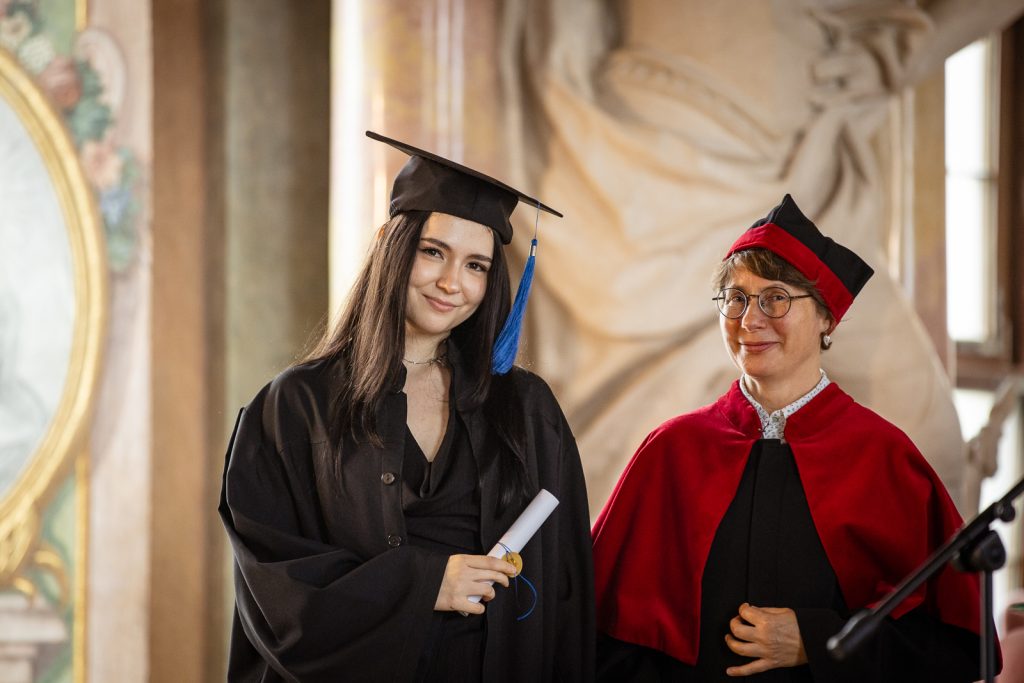 ceremonia wręczenia dyplomów