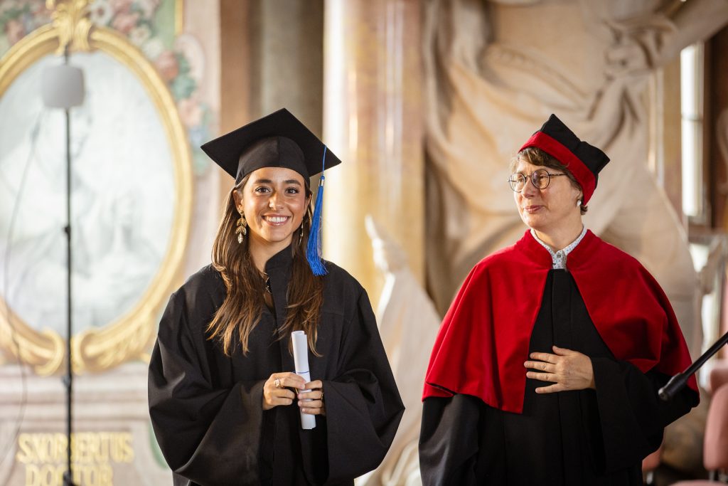 ceremonia wręczenia dyplomów