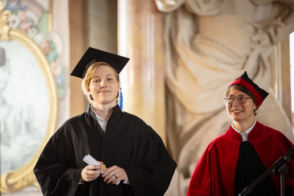 ceremonia wręczenia dyplomów