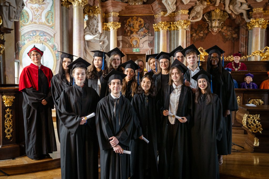 ceremonia wręczenia dyplomów