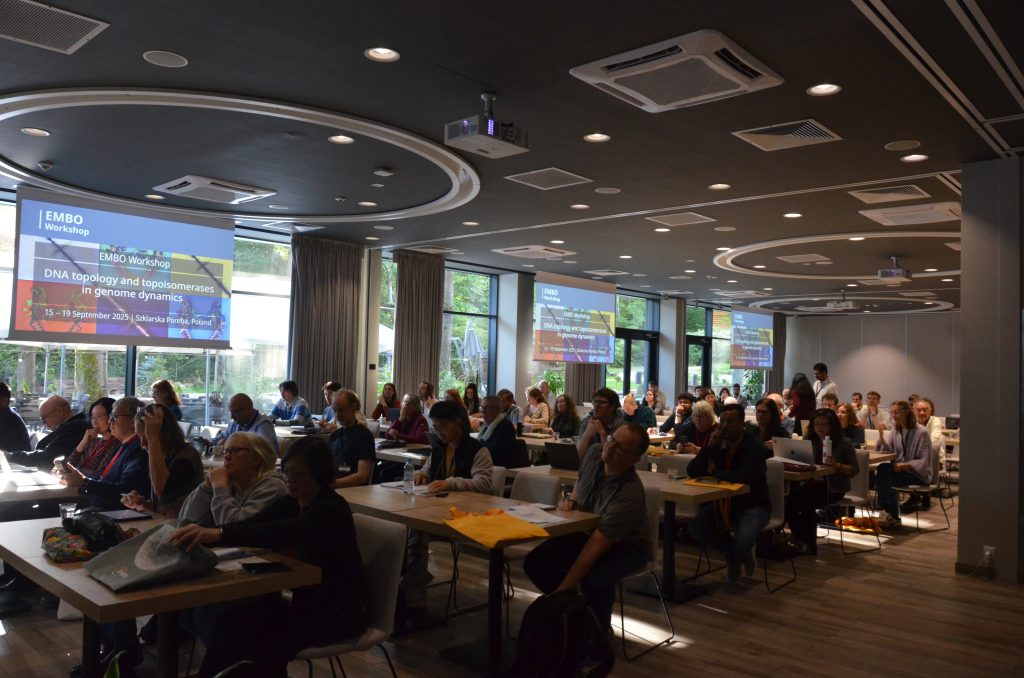 Grupa uczestników Konferencji EMBO 2025